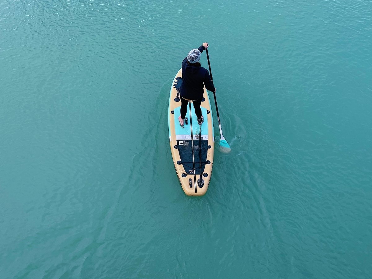 Tahoe 9'10 Bleu (2023): Paddleboard Gonflable 9'10" NanoTech Haut de Gamme - Quebec SUP